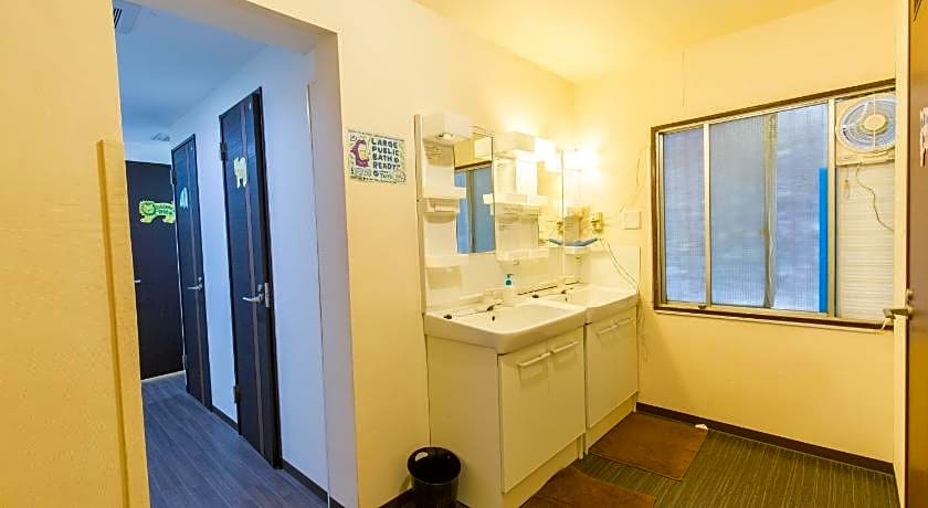 Backpackers Hotel Toyo