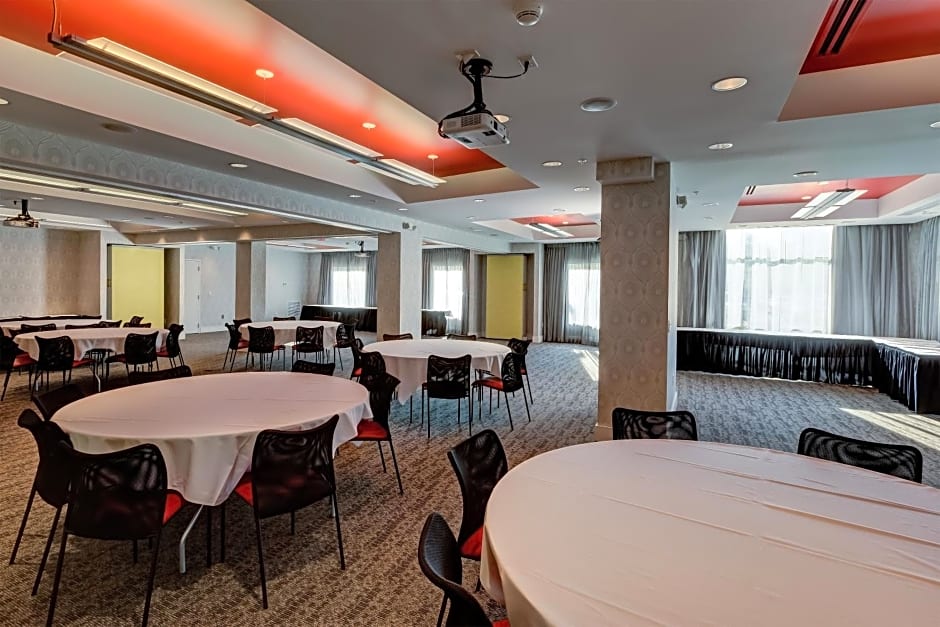 Hotel Indigo Columbus Architectural Center By IHG