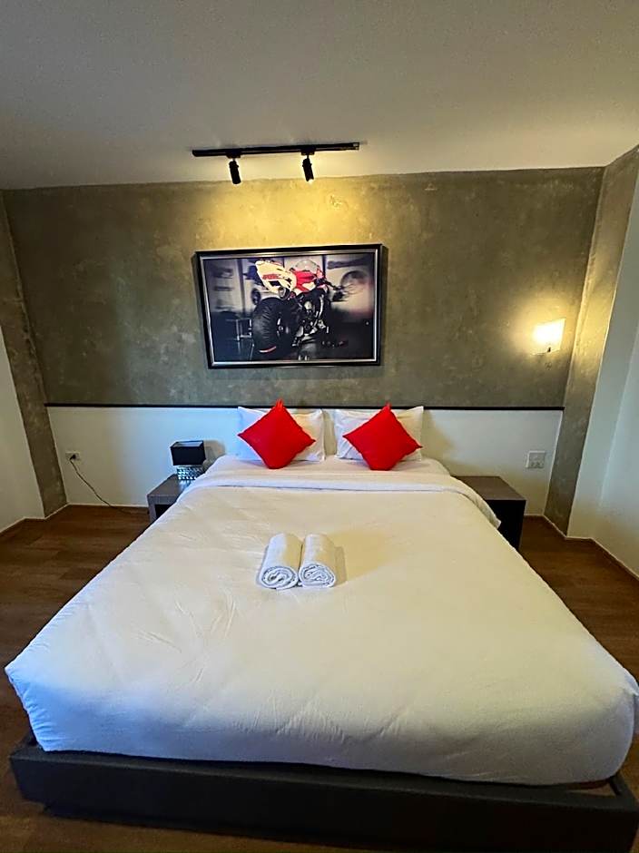 The S Hotel