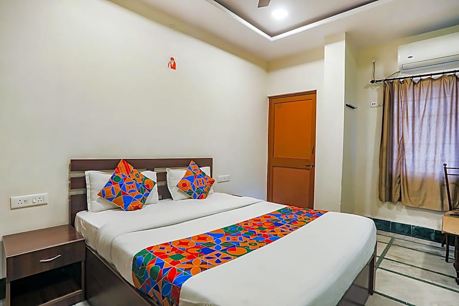 Super Deluxe Guest House by OYO Rooms – Nagpur, OH