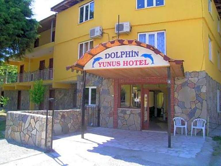 Dolphin yunus hotel