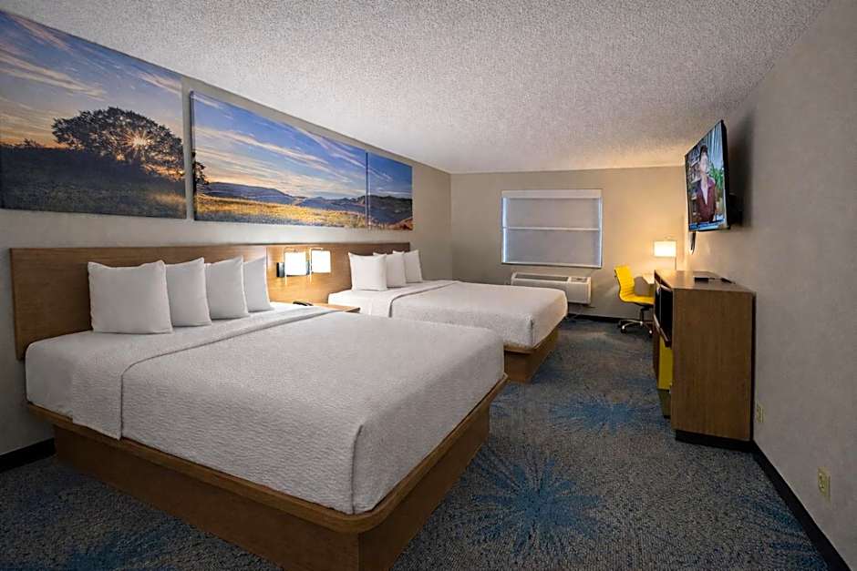 Days Inn by Wyndham Sturgis