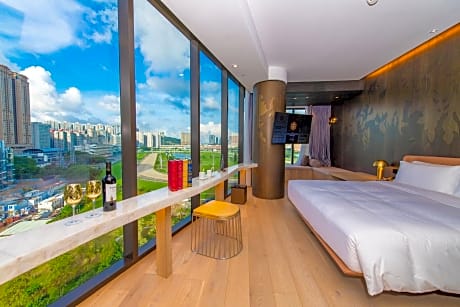 Suite King + 60 mins Thai Full Body Care for 1 Person