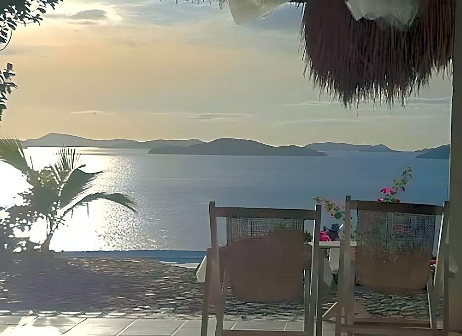 Al Faro Cosmio Hotel