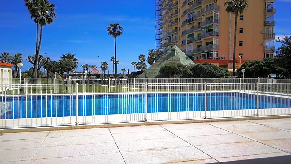 Benalmadena ,apartamento-Estudio primera Línea de Playa
