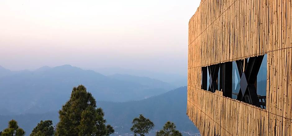 Foto 1 dari 44 — The Kumaon