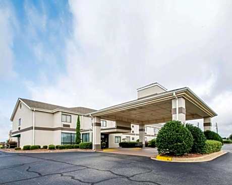 Quality Inn Prattville I-65