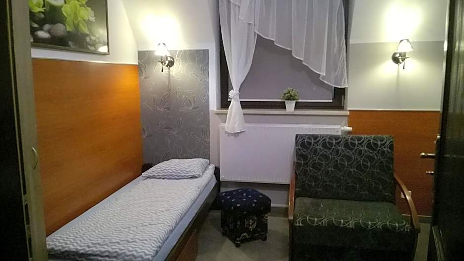 Pokoje Gościnne z łazienkami przy Wrocławiu, darmowy parking