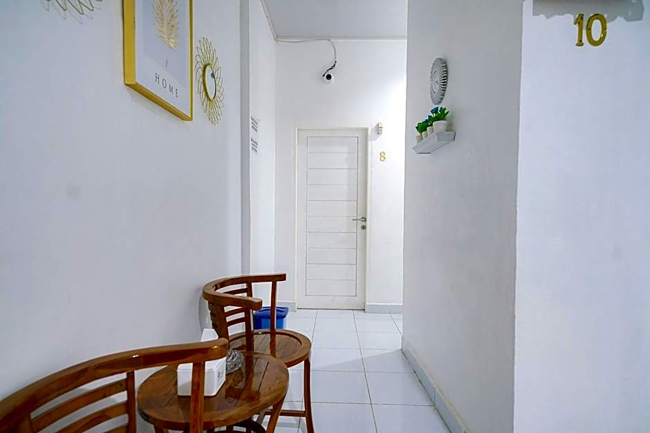 RedDoorz near Pantai Pandan Sibolga