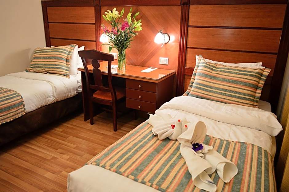 Comfort Hotel Suites