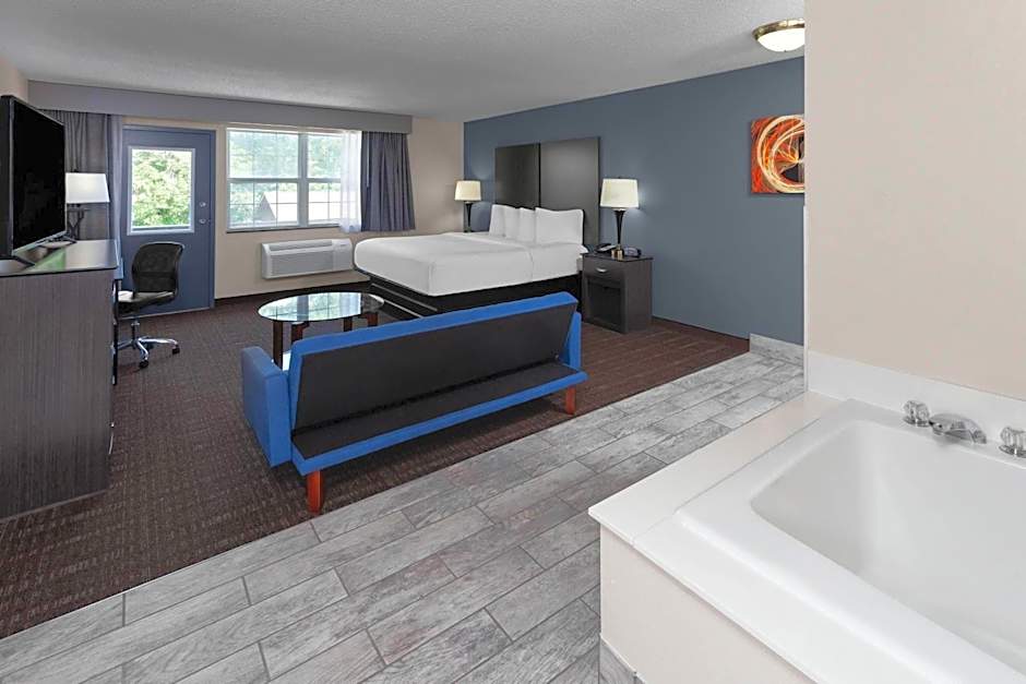 Baymont by Wyndham Chester IL