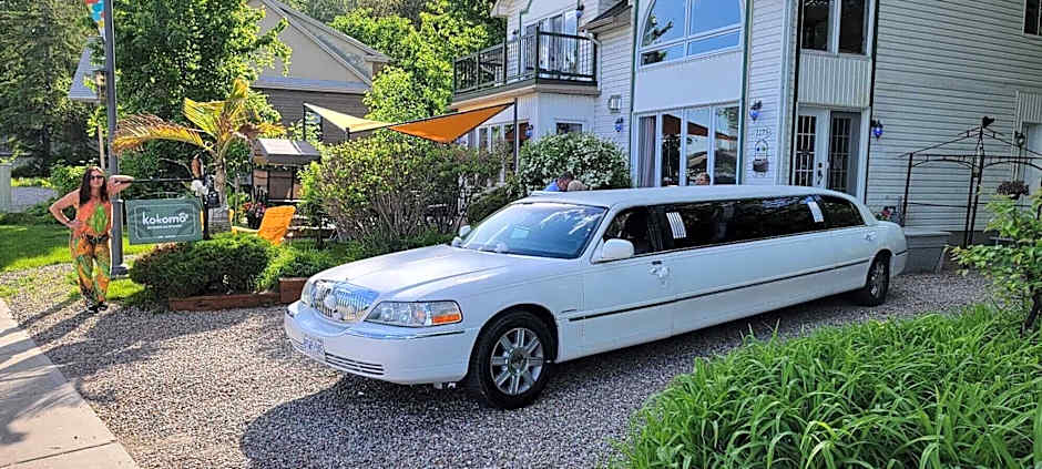 Kokomo Inn Tropical Riverfront B B