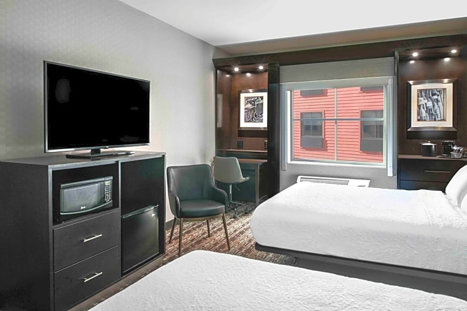 Hampton Inn & Suites Portsmouth Downtown