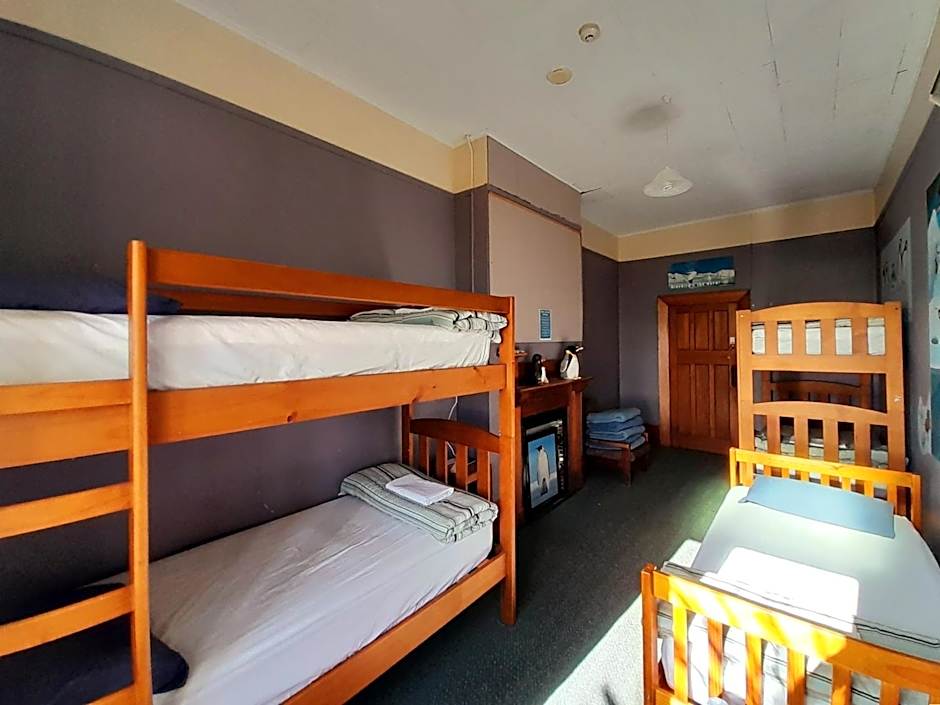 Noah's Ark Backpackers