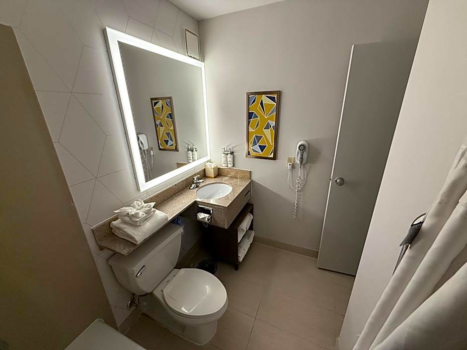 Comfort Inn & Suites Danbury-Bethel