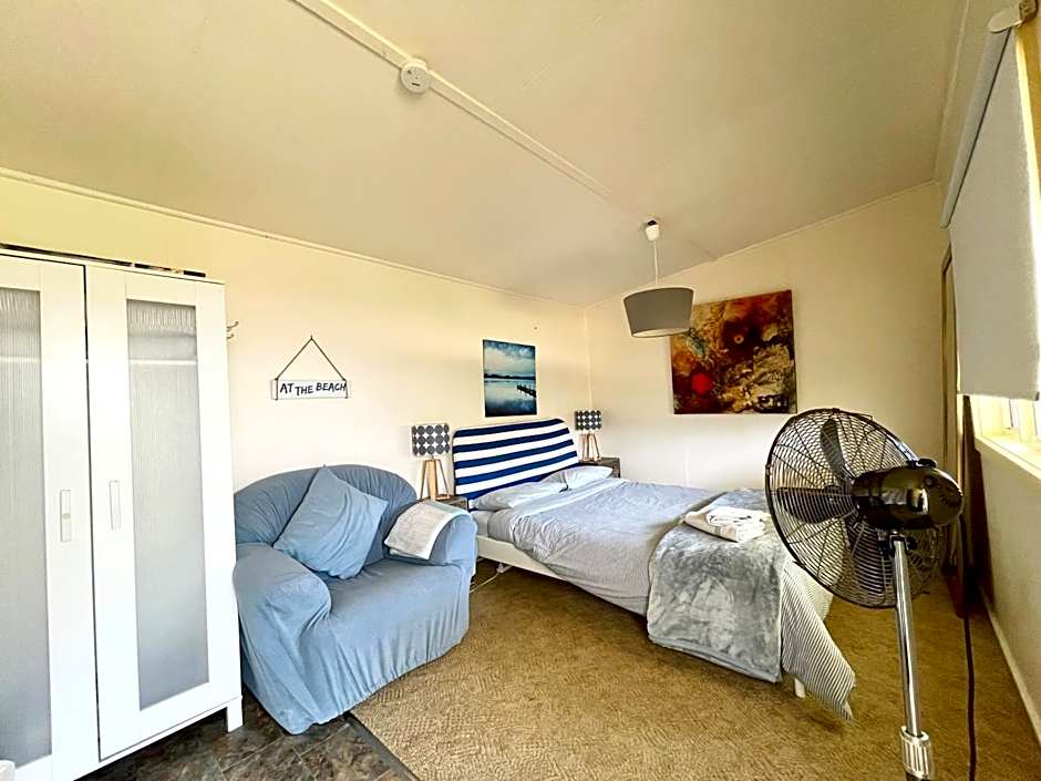 Nautique Beach House - Rustic and Charming, Walk 2 Beach & Shops