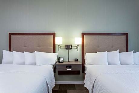 Premium Queen Studio with Two Queen Beds - Non-Smoking