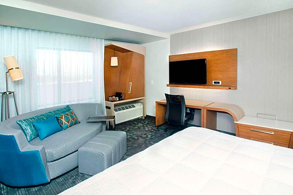 Courtyard by Marriott Redwood City
