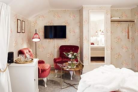 Deluxe Double Room with Bath