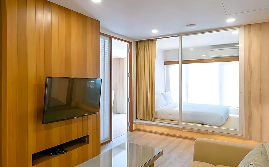 The Residence Rajtaevee Hotel