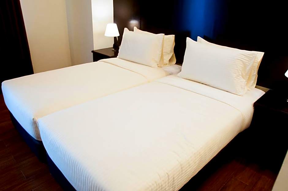 Piña Suites