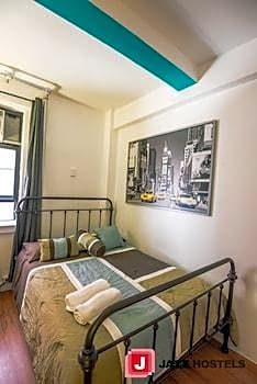 Jazz on The Park Hostel – New York, NY