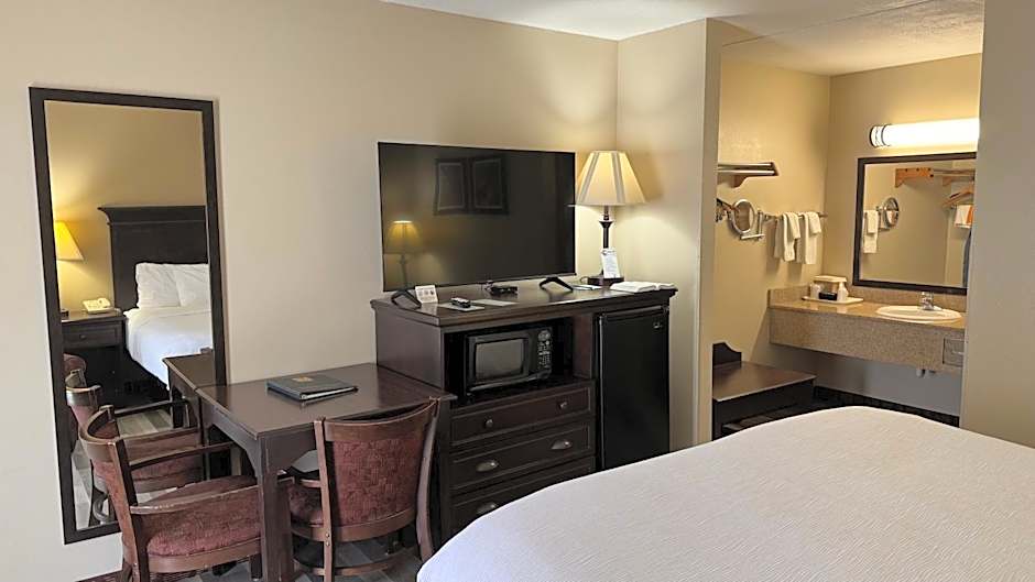Quality Inn West