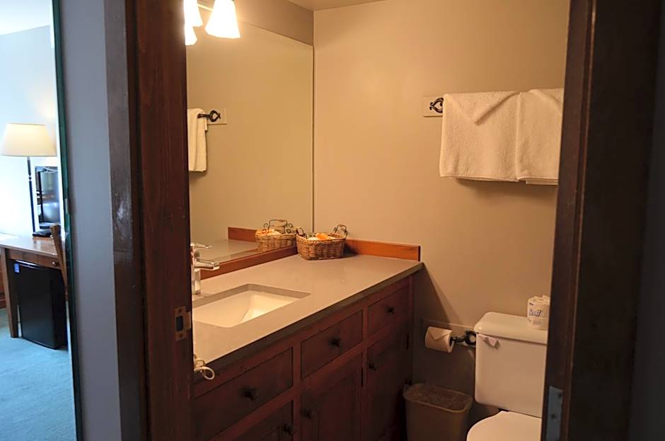 Howe Sound Inn & Brewing Company