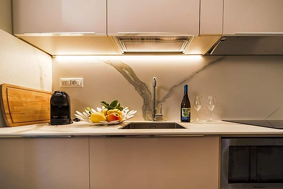 Miramare Apartments&Suites