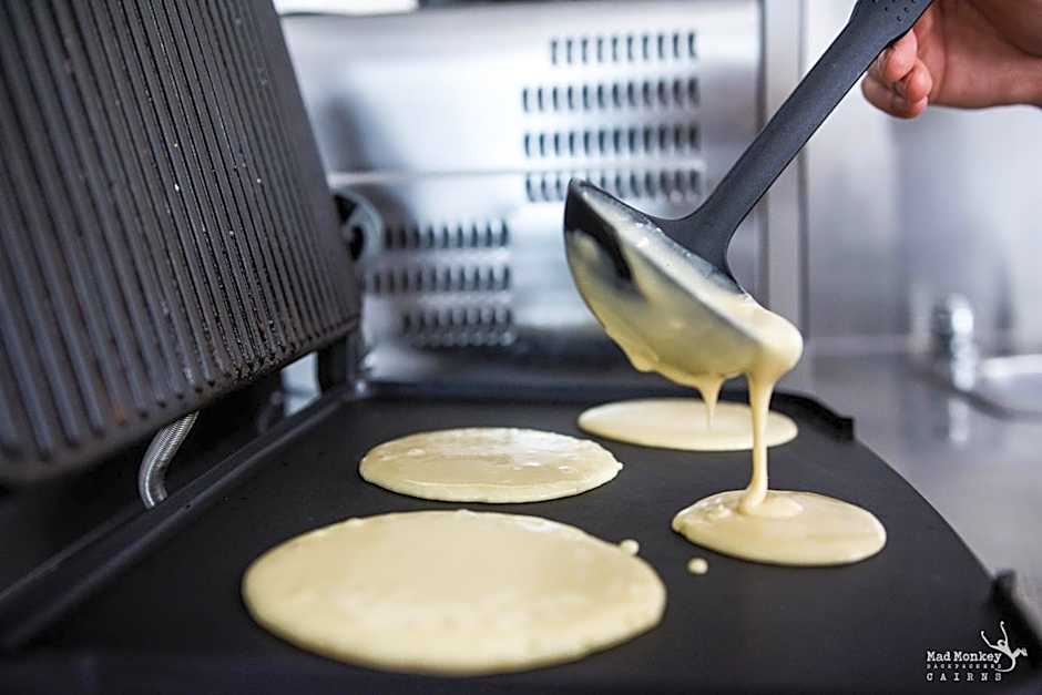 Mad Monkey Backpackers Waterfront