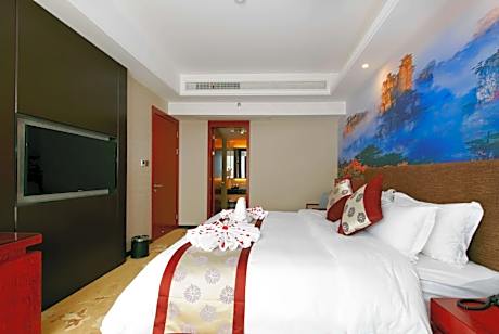 1 King Bed Deluxe Suite Non-Smoking