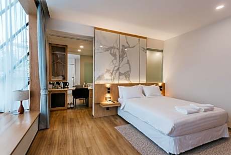 Deluxe Double Room with City View