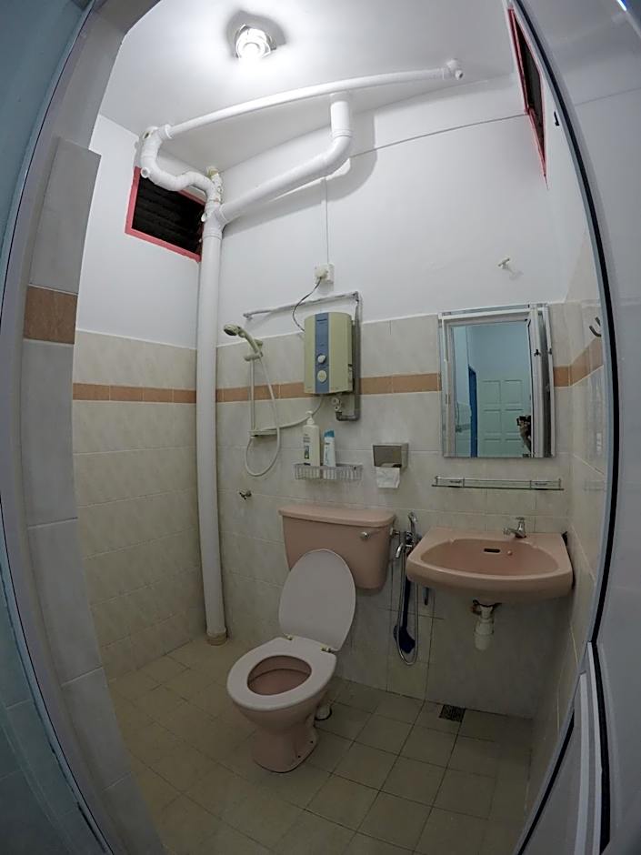 Little Blue House Kemaman Guesthouse