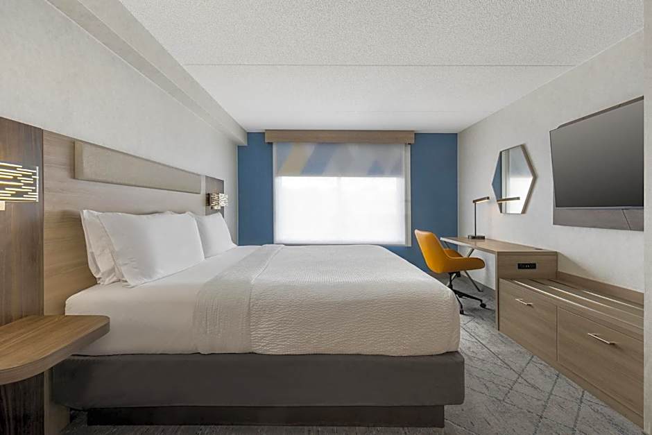 Holiday Inn Express & Suites Ottawa East-Orleans By IHG