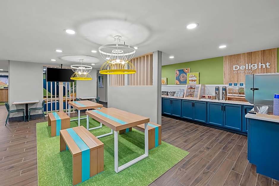 Spark by Hilton Brunswick