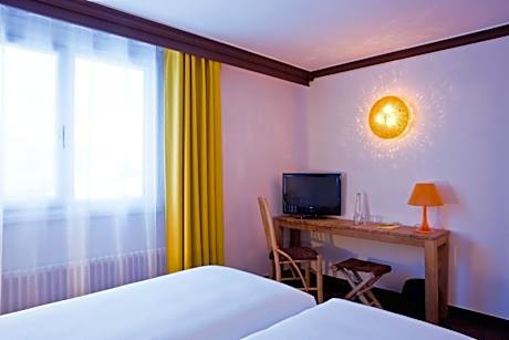 Double Room with Bath with City View