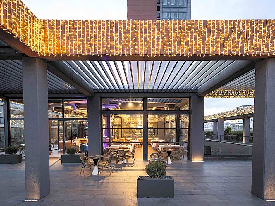 Movenpick Living Istanbul West