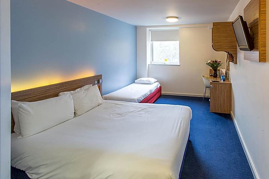 Redwings Lodge Wolverhampton Central