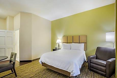 One-Bedroom King Suite - Disability Access