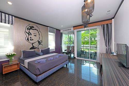 The River Scene Hotel
