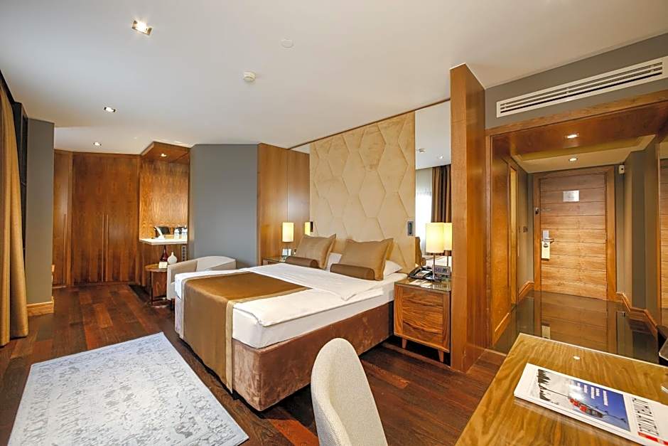 Almira Hotel Thermal Spa & Convention Center