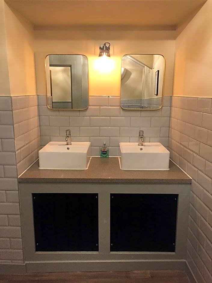 The Black Swan Hotel