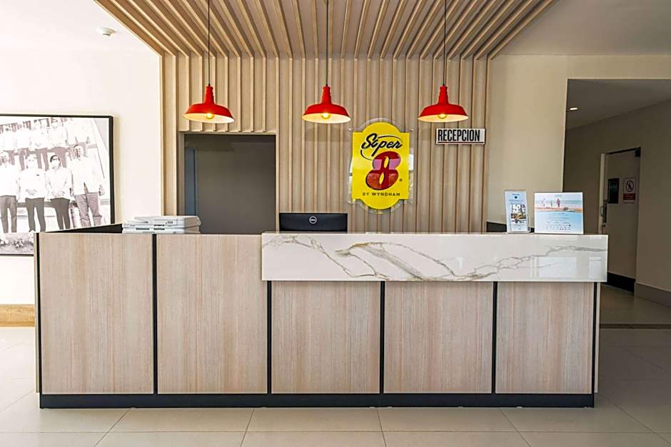 Super 8 by Wyndham Manzanillo