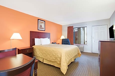 2 Queen Beds, Mobility Accessible Room, Roll-In Shower, Non-Smoking