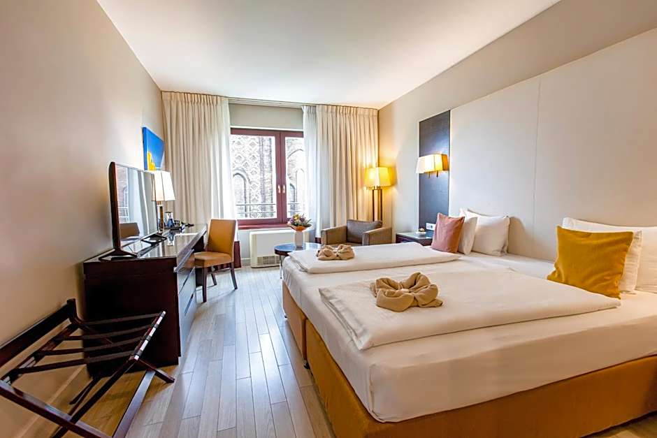 Lion'S Garden Hotel