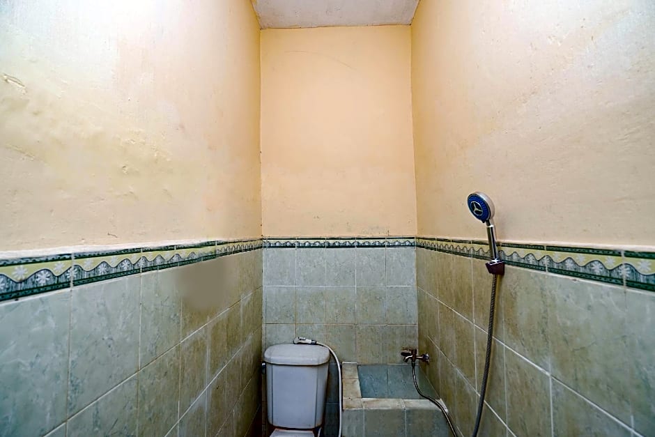 SPOT ON 2011 Hotel Mekar Sari