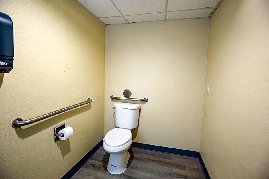 Super 8 by Wyndham Rockford I-90/Casino District