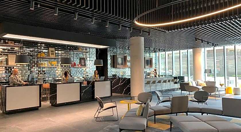 Ola Santiago Providencia, Tapestry Collection by Hilton