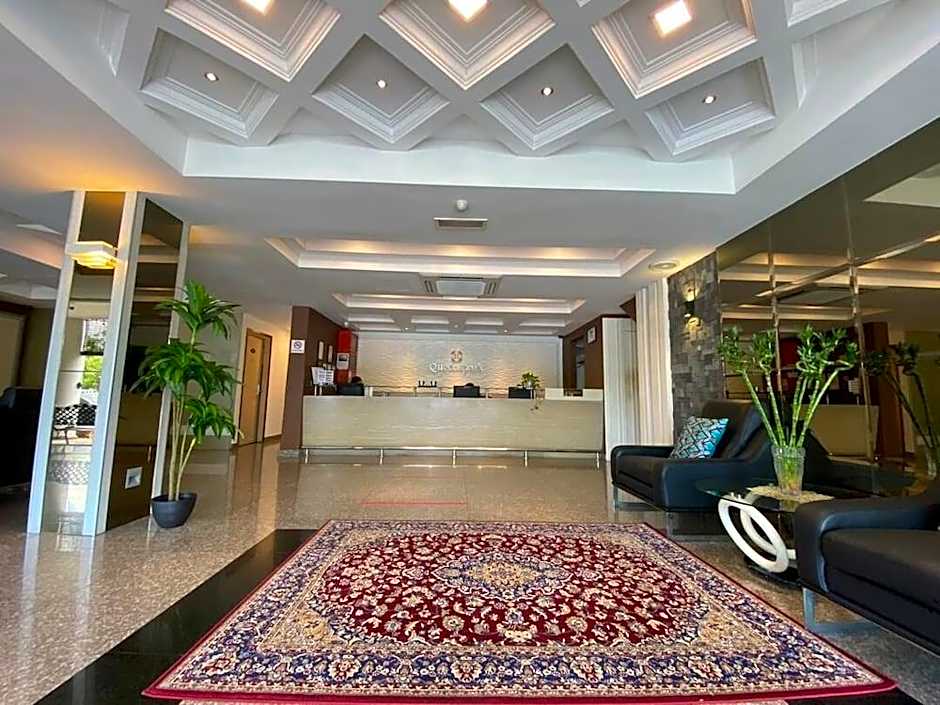 Queenspark Lovita Hotel