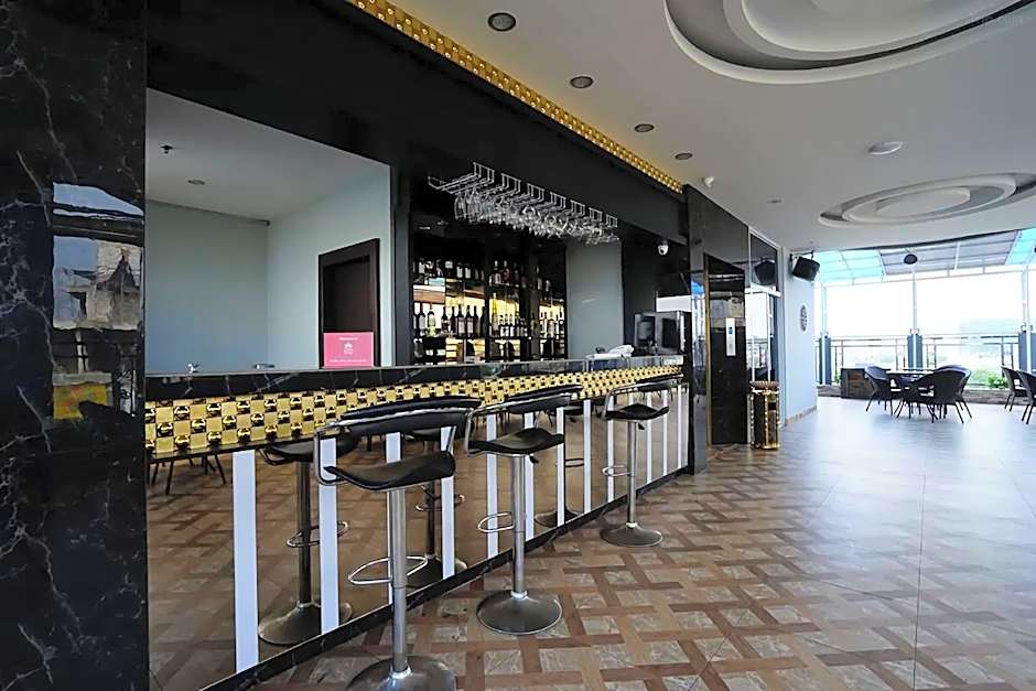 Lucky Star Hotel